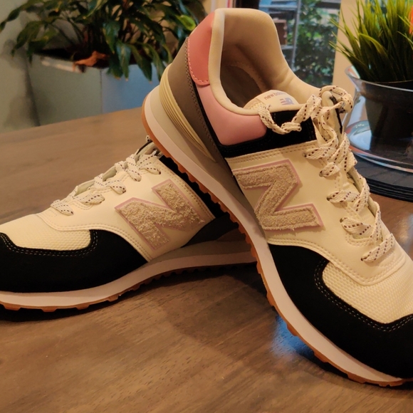 New Balance ML574UFN "Lantern" - Picture 2 of 4